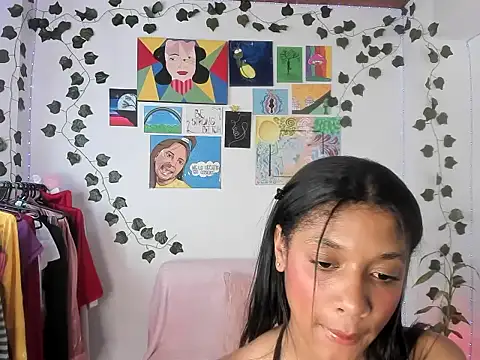 ElectraaJoness webcam