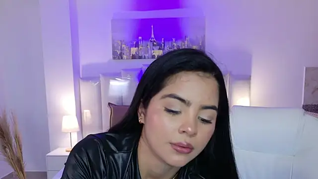 Layla_Breezee webcam