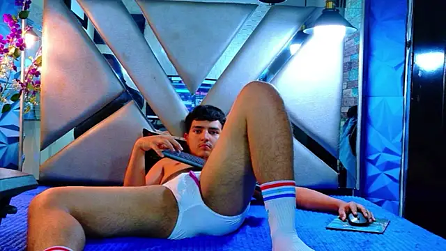 Oliver_Jamees webcam