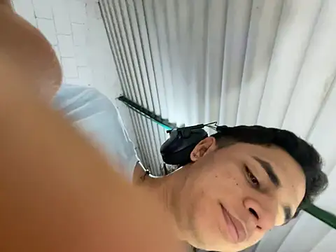 Max_TheHorseDick webcam