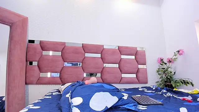 violet_giraldo webcam