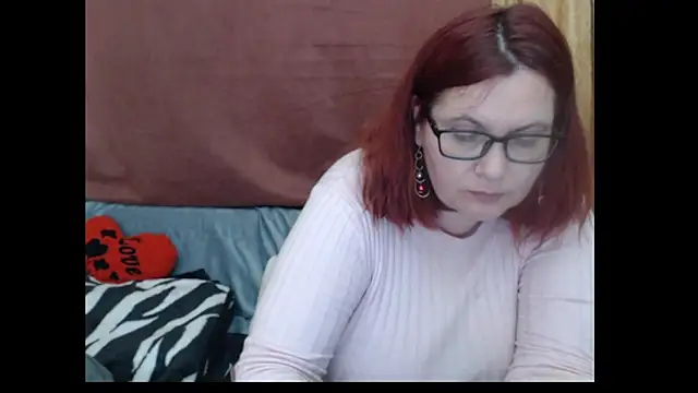 PlayfullMature live sex cam