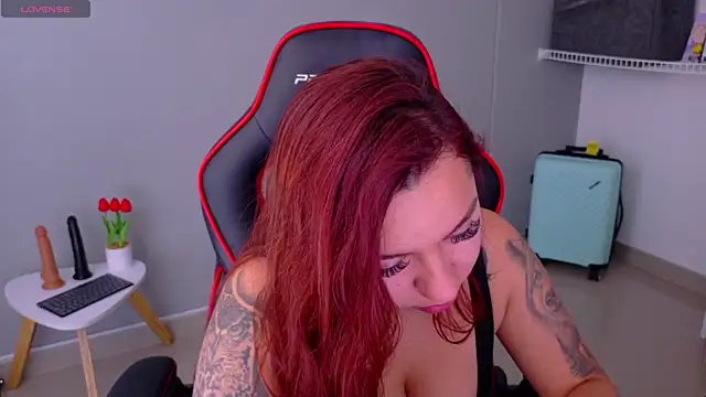 samantha_tattu webcam