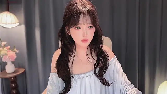 美女Yaiyigirl在线直播