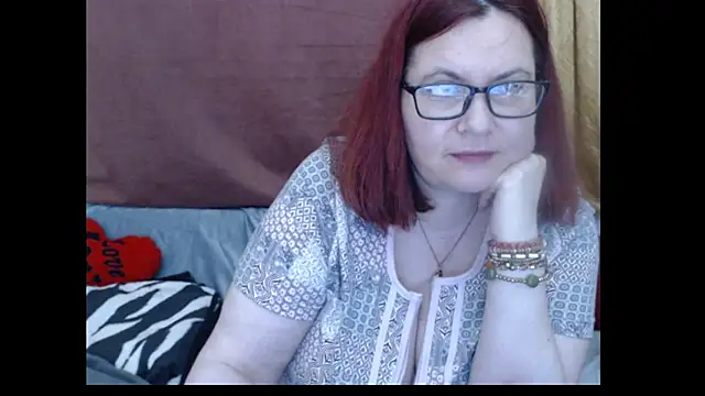 PlayfullMature webcam