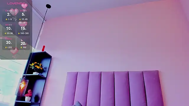 violet_myerrs webcam