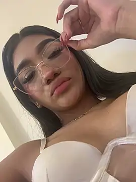 SERENA_JONESS webcam