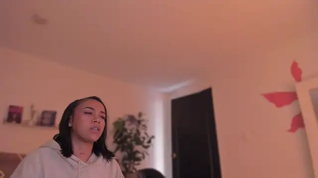 yarirose - YariRose's free webcam - UK Sex Cams