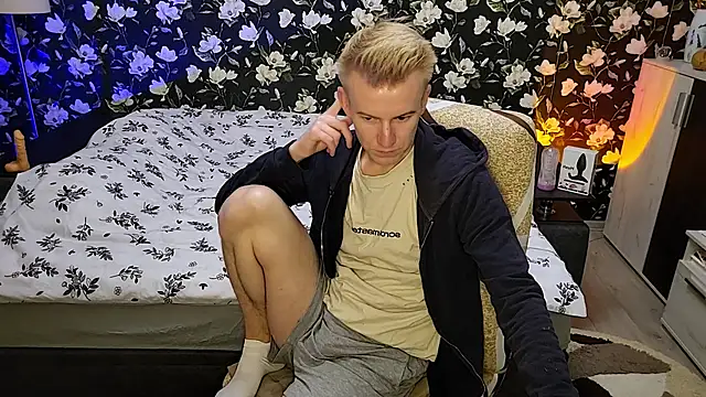 vuitton - Vuitton's free webcam - UK Sex Cams