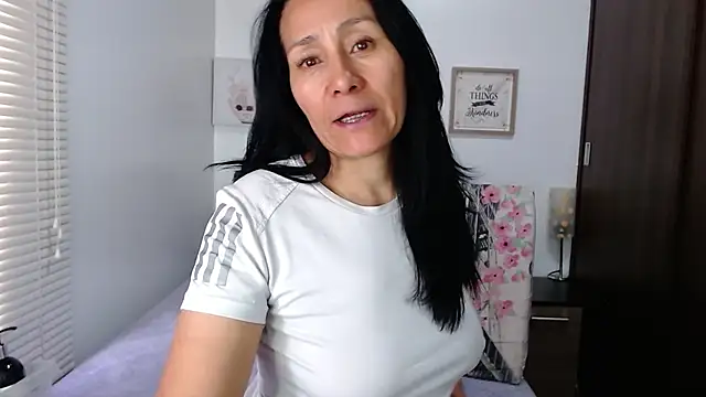 Maira_B live sex cam