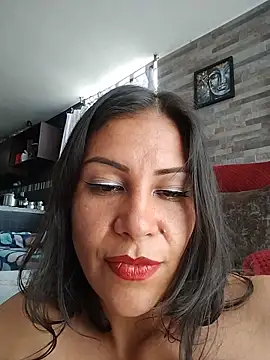 kittyholeshot87 - KittyHoleshot87's free webcam - UK Sex Cams