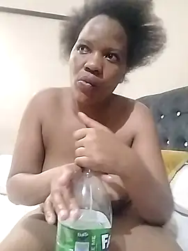 CaramelBoootie webcam