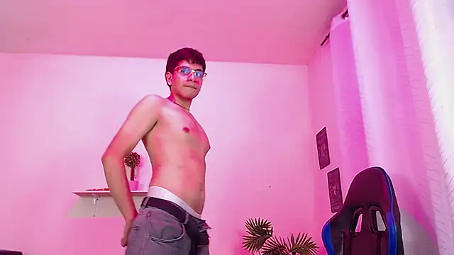 maax_18 - Maax_18's free webcam - UK Sex Cams