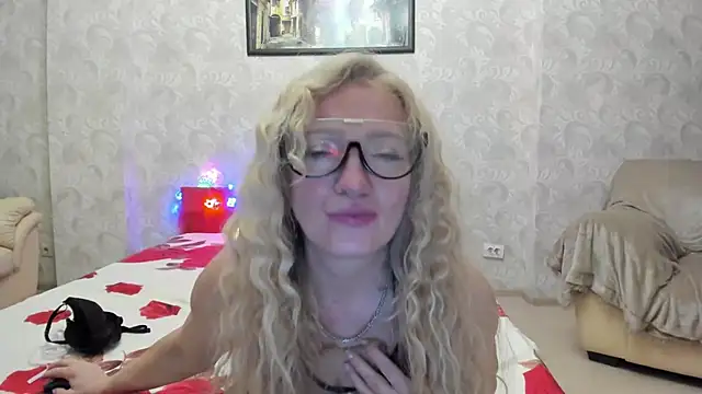 truefoxyyy - TrueFoxyyy's free webcam - UK Sex Cams