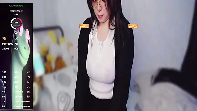 美女Xiao_Yi_0814在线直播