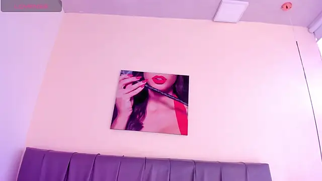violet_myerrs webcam