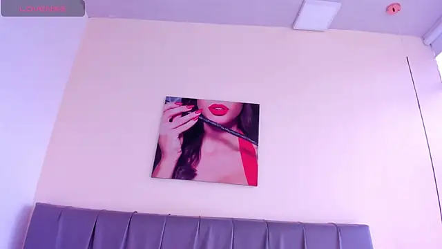 violet_myerrs webcam