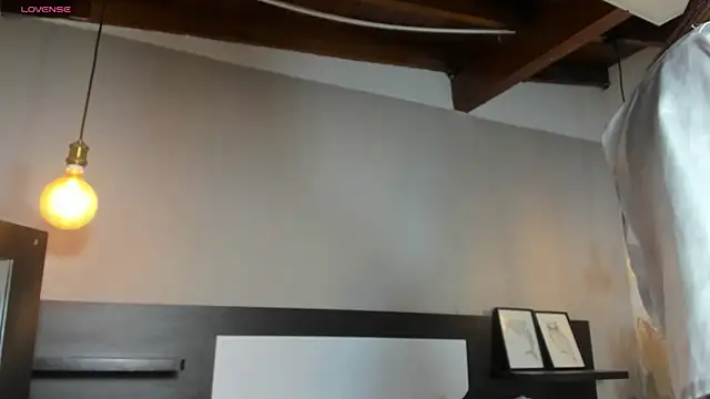 zarahfoxx - ZarahFoxx's free webcam - UK Sex Cams