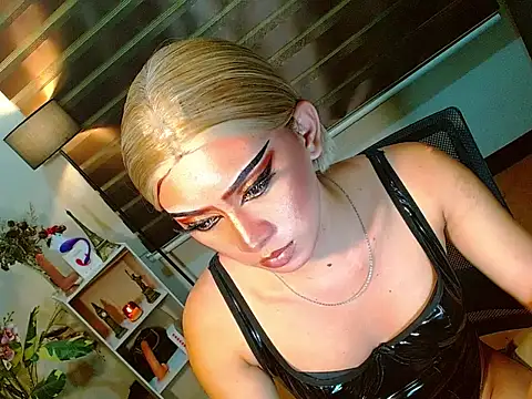 HOLLYWOOD_QUEEN_88 webcam