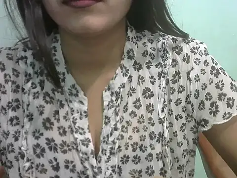 Lovely-Pandey webcam