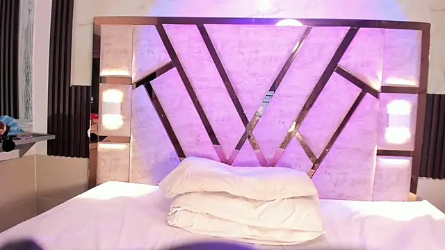 Athenea_Mills webcam