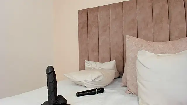 amber_colliiins webcam