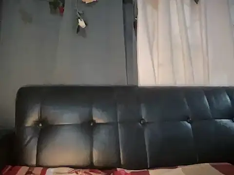 yourmommy_pia webcam