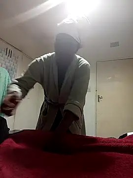 sluttylaura21 - Sluttylaura21's free webcam - UK Sex Cams