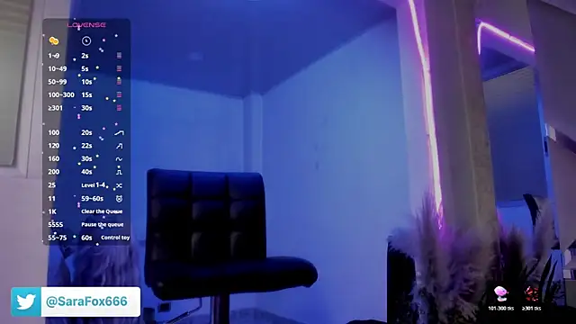 Sara_Foxx1 webcam