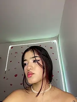 Webcam Model (charlotte_9999) is live