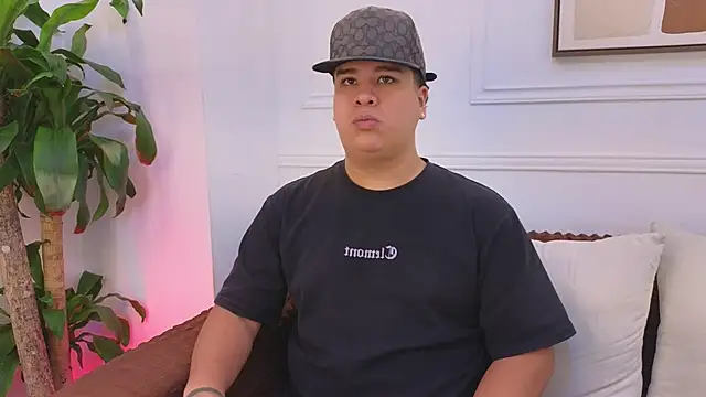 naim_bennetsex - Naim_Bennetsex's free webcam - UK Sex Cams