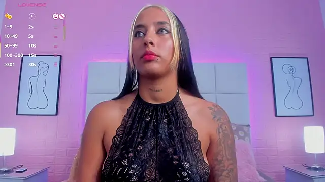 charlotte_kisss webcam