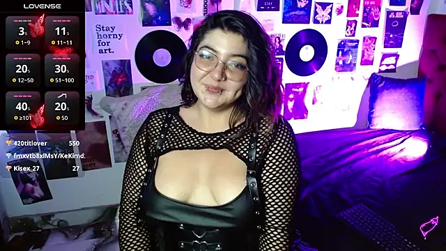 Roxy_f_w webcam