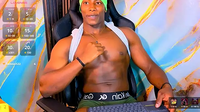 maxmuscle10 webcam