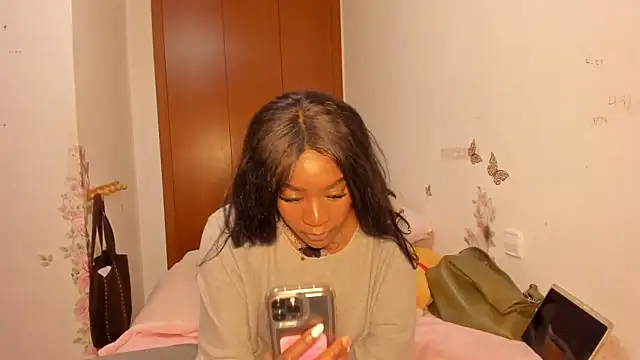 viioolleettaa - Viioolleettaa's free webcam - UK Sex Cams