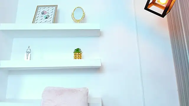 IsabellaMonet webcam