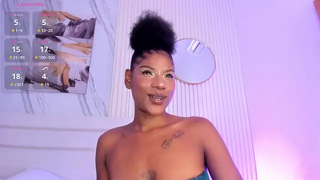 Afro_Luna webcam