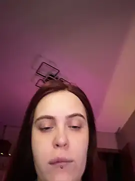 Mariiiiiway Stripchat cam model