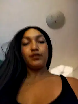 FallsForHerSmile webcam