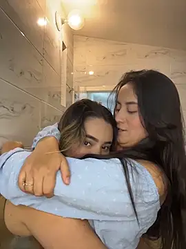 Antonella_Julieta webcam