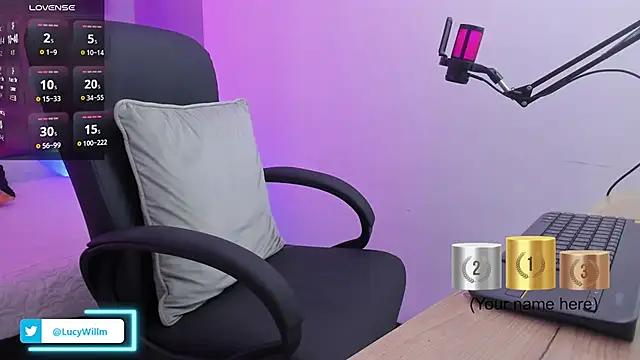 Lucy_Williiams webcam