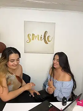 Antonella_Julieta webcam