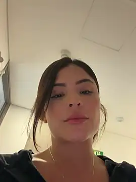 sofiagomez444 (F young) - cum with me