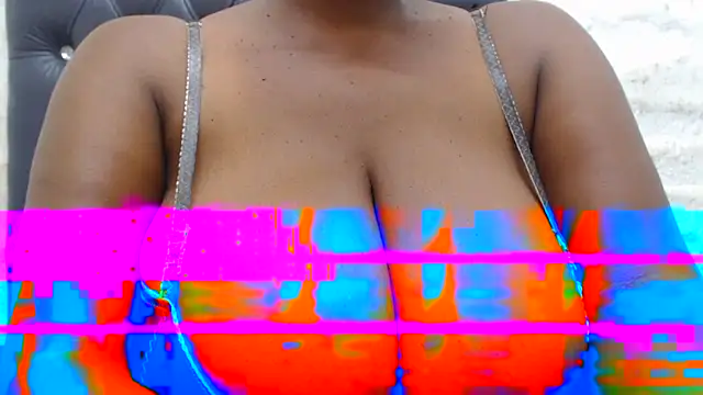 SexyBoobs44DD webcam