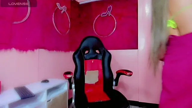 Karlaa_Hernandez_ webcam