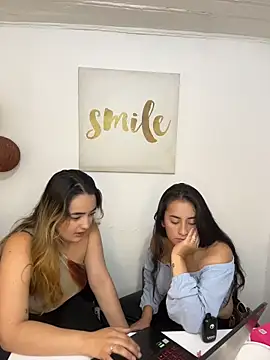 Antonella_Julieta live sex cam