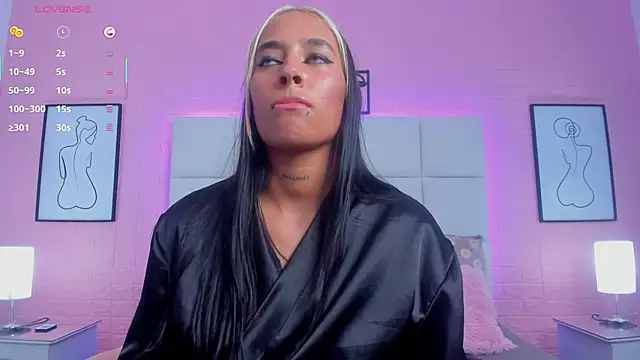 charlotte_kisss webcam