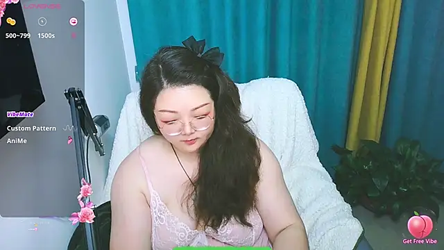 美女AngelwithEcup在线直播