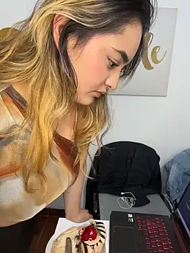 Antonella_Julieta webcam