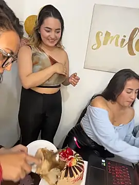 Antonella_Julieta webcam